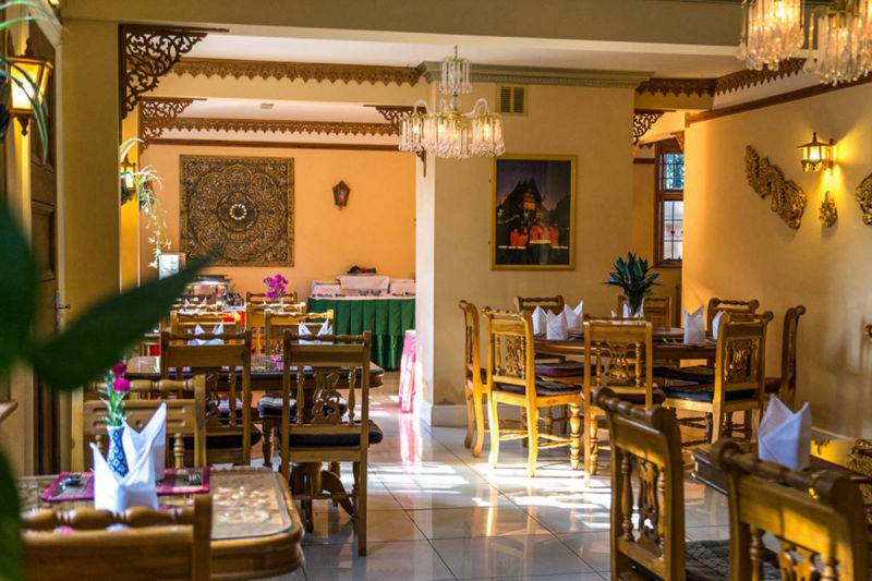 Thai Rama IV Restaurant Seating